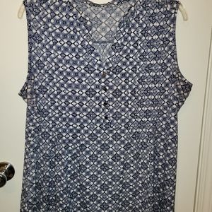 Roz&Ali Blue and White V-Kneck Sleeveless Blouse